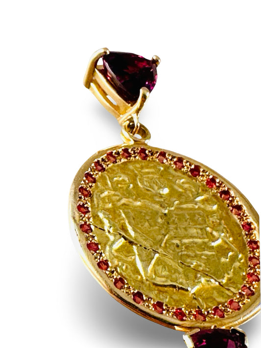 18k Gold Royalty Pendant