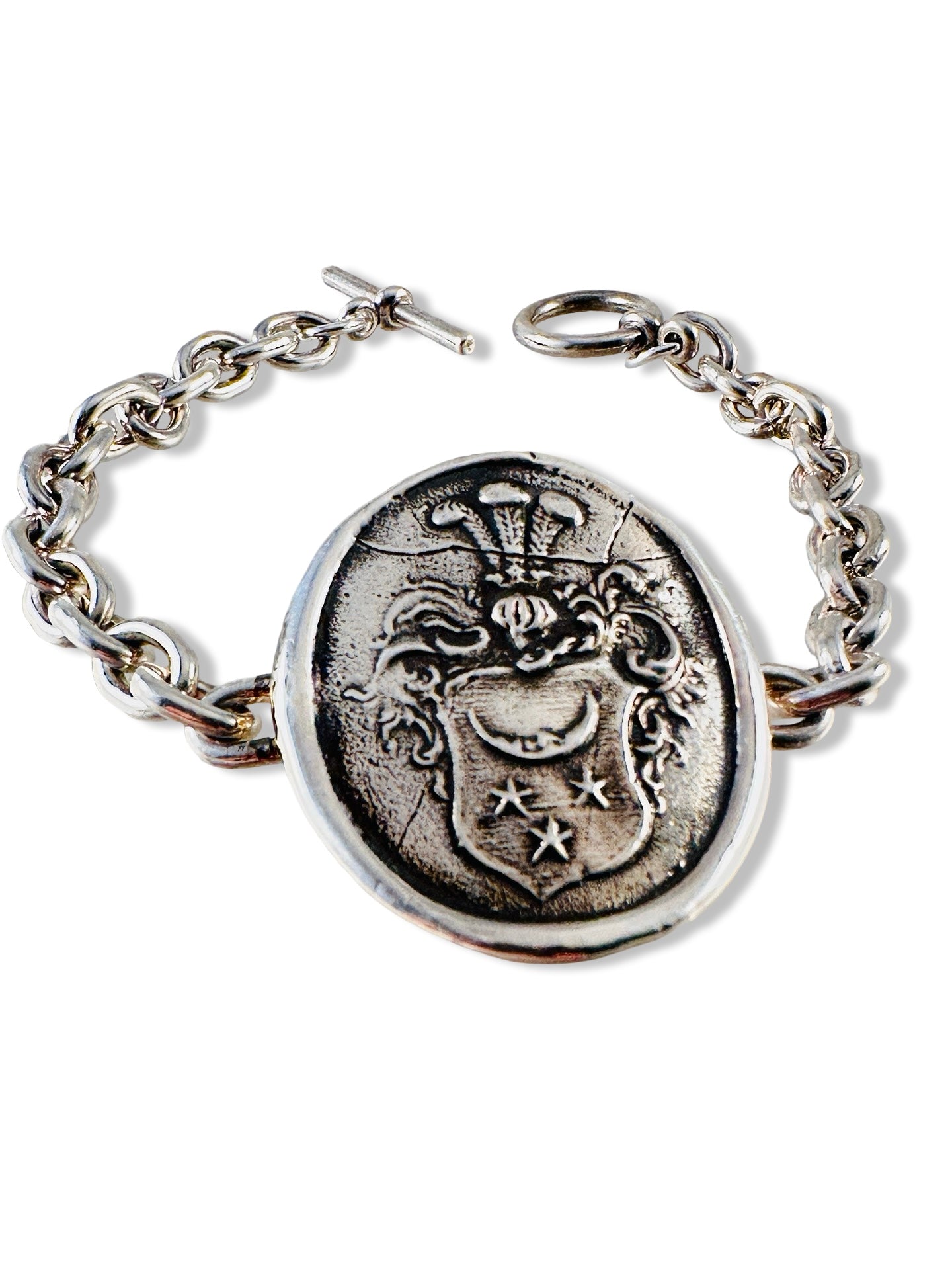 Large Peaceful Queen Shield Bracelet